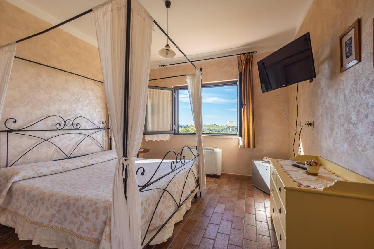 Semproniano Agriturismo La Meria מראה חיצוני תמונה