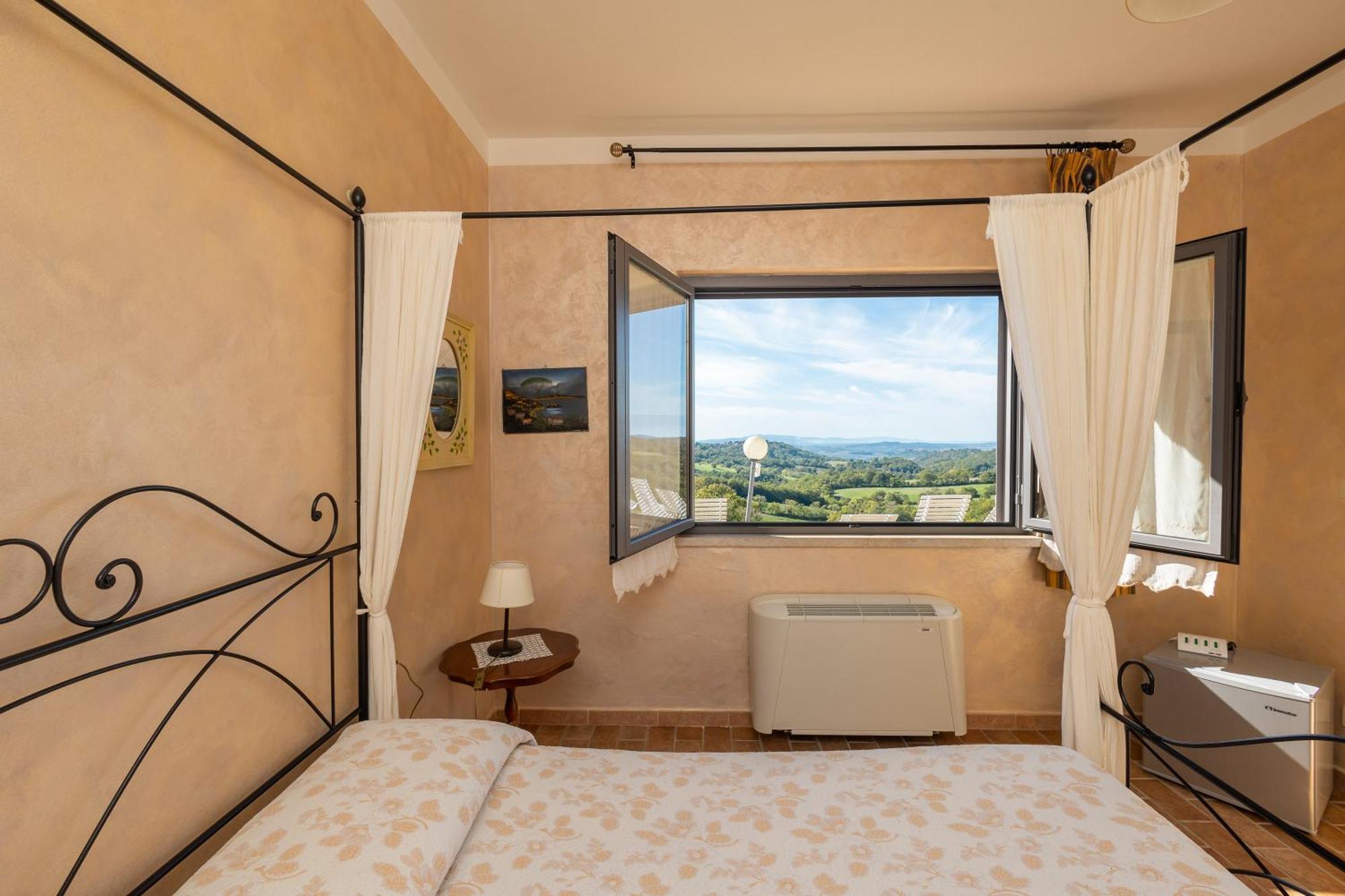 Semproniano Agriturismo La Meria מראה חיצוני תמונה