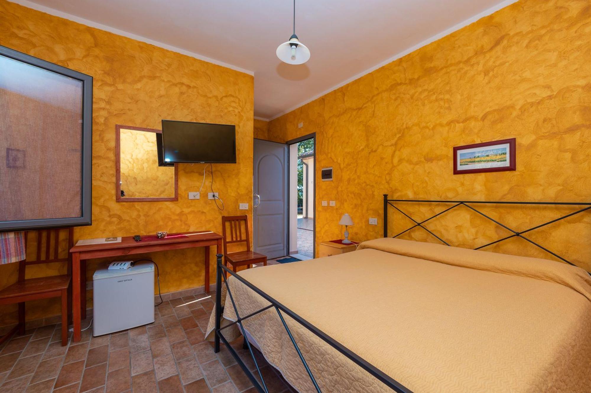 Semproniano Agriturismo La Meria מראה חיצוני תמונה