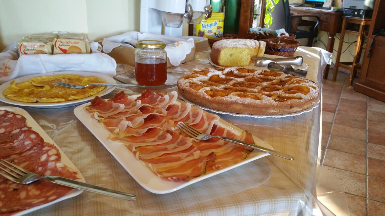 Semproniano Agriturismo La Meria מראה חיצוני תמונה