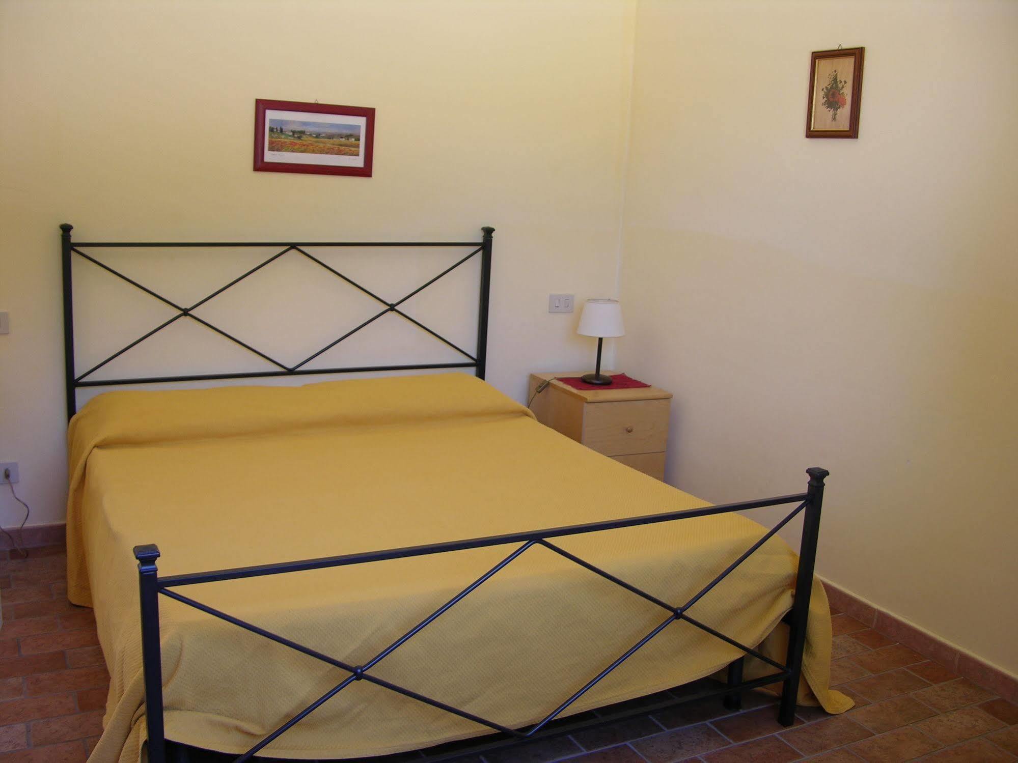 Semproniano Agriturismo La Meria מראה חיצוני תמונה
